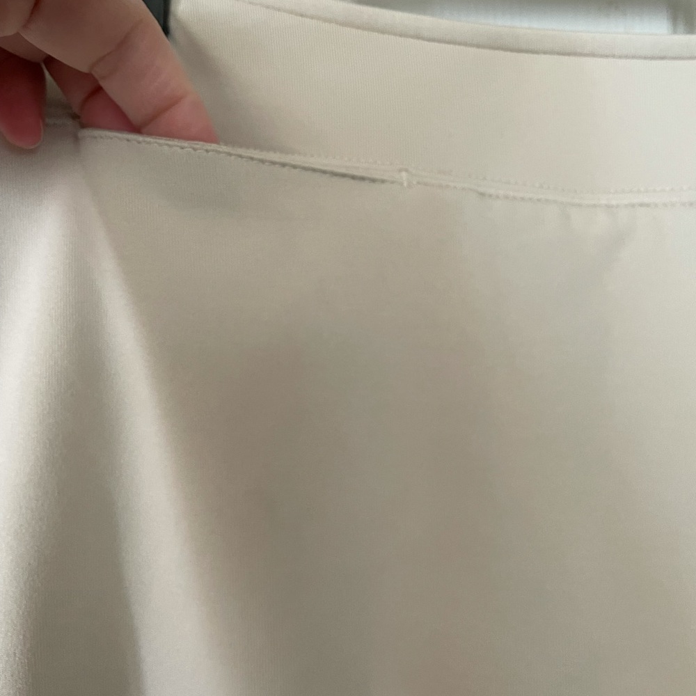 Slazenger Beige‎ and White Golf Skort. Size Small. - Picture 3 of 5
